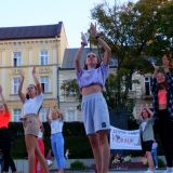 Flash mob, 12 września, Koralik Art, Koralik Maxi i rodzice, zdj. Jacek Dubiel