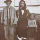 Trzy generacje. Wieś Miżgiria, foto 1920 r.