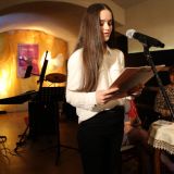 Wiersze Niny Opic czytane przez młodzież z Pracowni Teatralnej CK, , fot. B. Nowakowska Dzwonnik